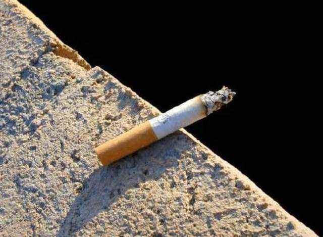 别看烟头是废物攒一堆泡一泡还有不少用途