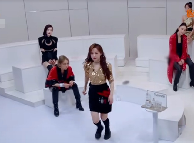 沈梦辰|《乘风破浪》二公淘汰：王霏霏泪崩，吴昕离场，沈梦辰最可惜