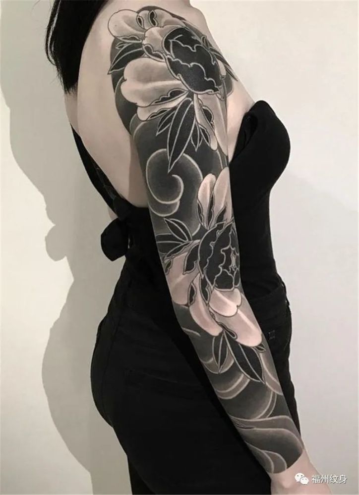 这么黑的手臂还叫花臂纹身吗