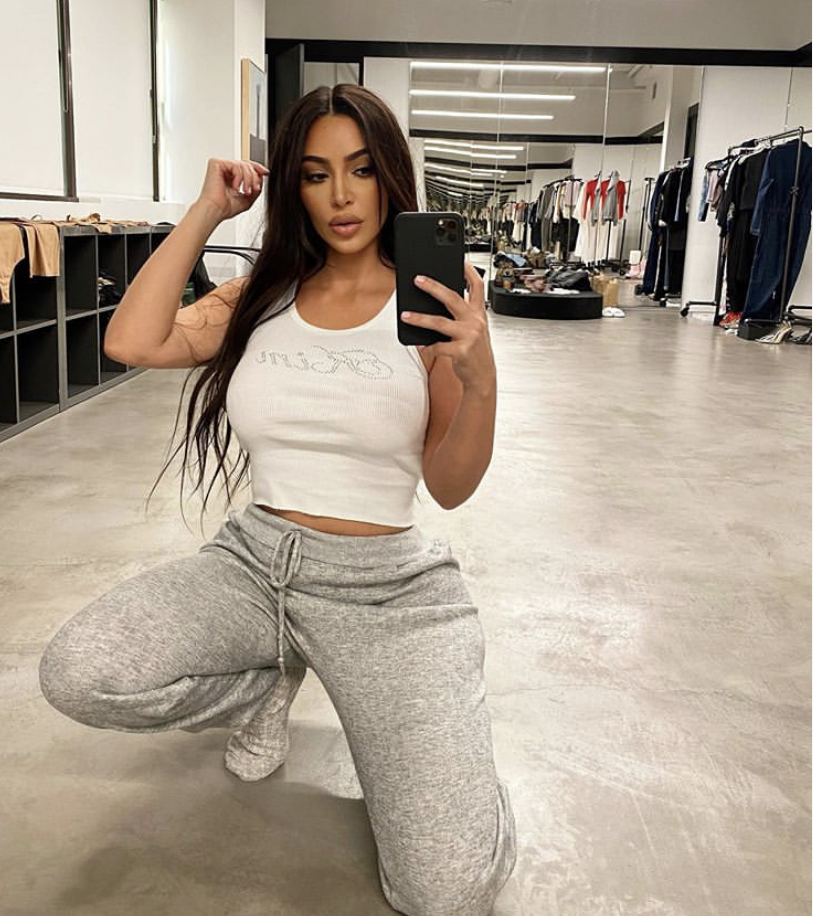 金·卡戴珊|金卡戴珊为丈夫躁郁症担忧，侃爷为爱妻打造4.8千平方米巨宅，夫妻情深