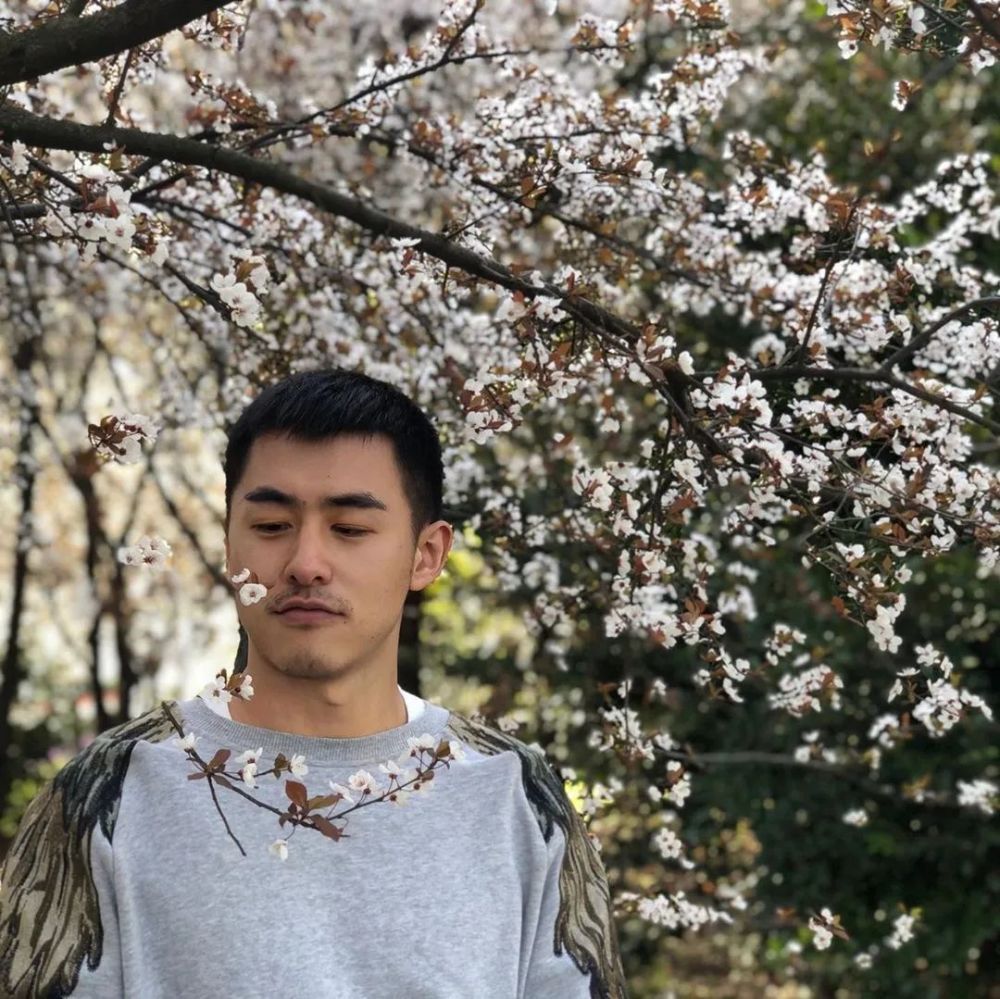 樱花般的阳光少年,180cm心动帅小伙