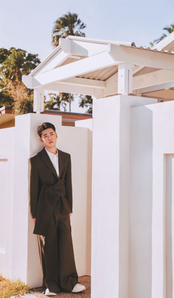 我眼中的张云雷世界以痛吻我我却报之以歌