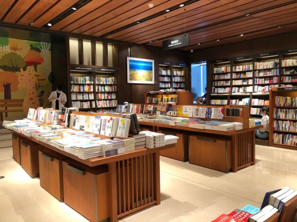 (诚品书店内一角,摄/林娉莹)有诚品深圳内的店员向《证券日报》记者