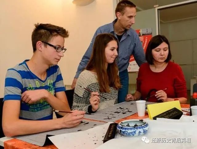 孔子学院|孔子学院免费教汉语，为何很多西方国家却“不欢迎”呢？