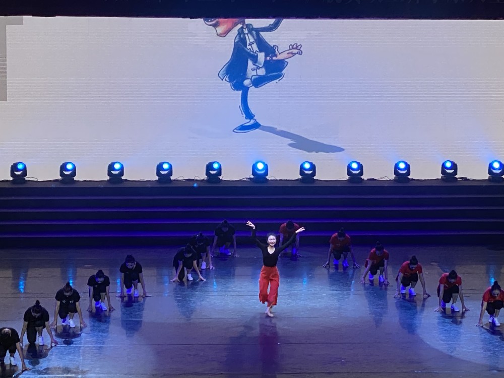 脱贫|再组CP！20场巡回展演带你看川渝如何携手脱贫奔小康