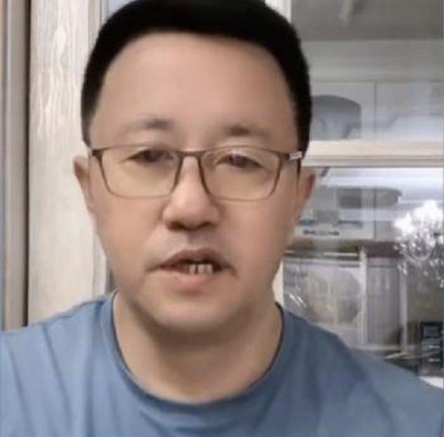 乡村爱情|《乡村爱情》刘能被换角！51岁胡子邋遢发白，离开本山自立门户？