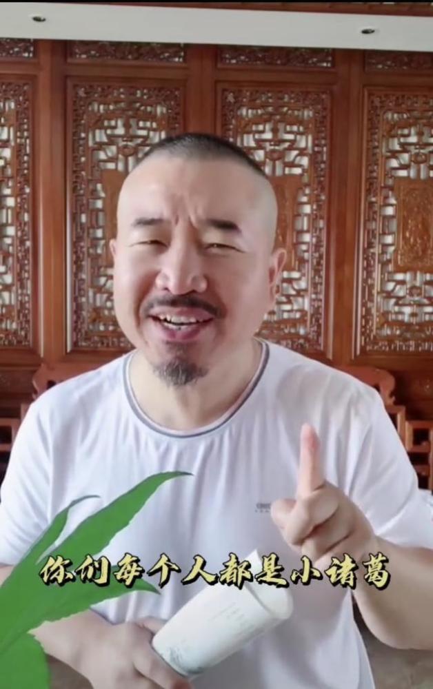 乡村爱情|《乡村爱情》刘能被换角！51岁胡子邋遢发白，离开本山自立门户？