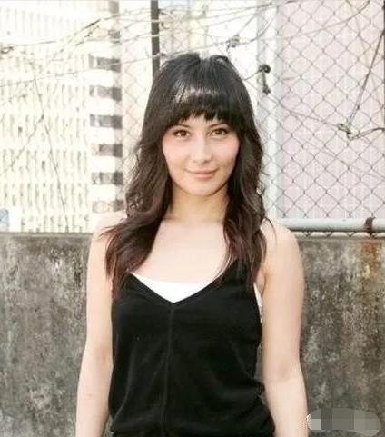 何超仪|“叛逆千金”何超仪，与何鸿燊感情很特殊，最希望父亲托梦给自己