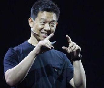 甘薇|甘薇：从穷丫头到身价几十亿的明星教母，她到底付出了多少代价？