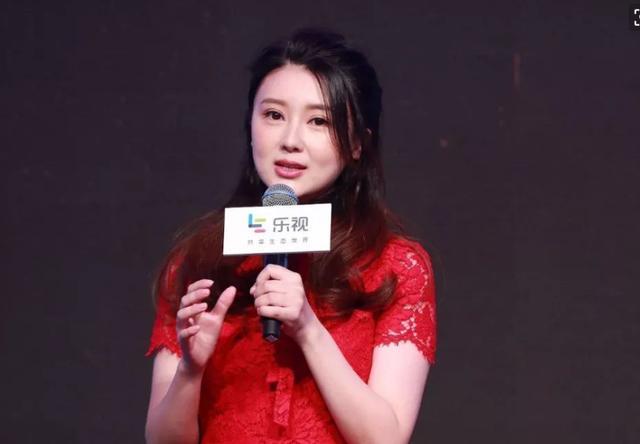 甘薇|甘薇：从穷丫头到身价几十亿的明星教母，她到底付出了多少代价？