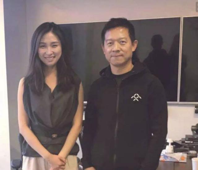 甘薇|甘薇：从穷丫头到身价几十亿的明星教母，她到底付出了多少代价？