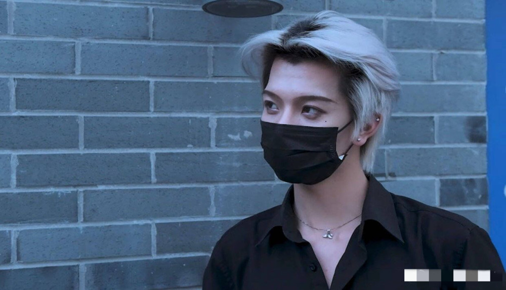 七鹤大人为什么一直抿嘴看到升级版鸭嘴兽照片网友这还是本人吗