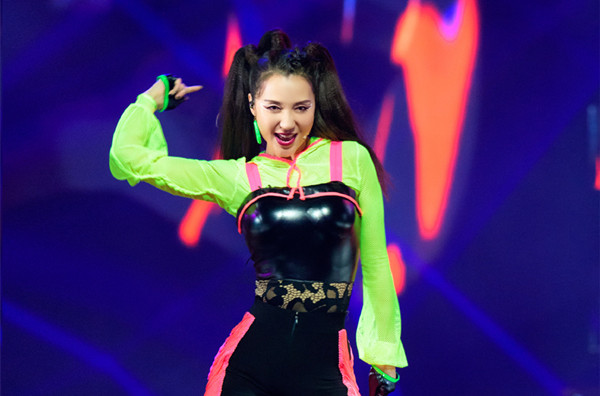 乘风破浪|《乘风破浪》第四次公演结果曝光，芒果关系户全出局，张萌最可惜