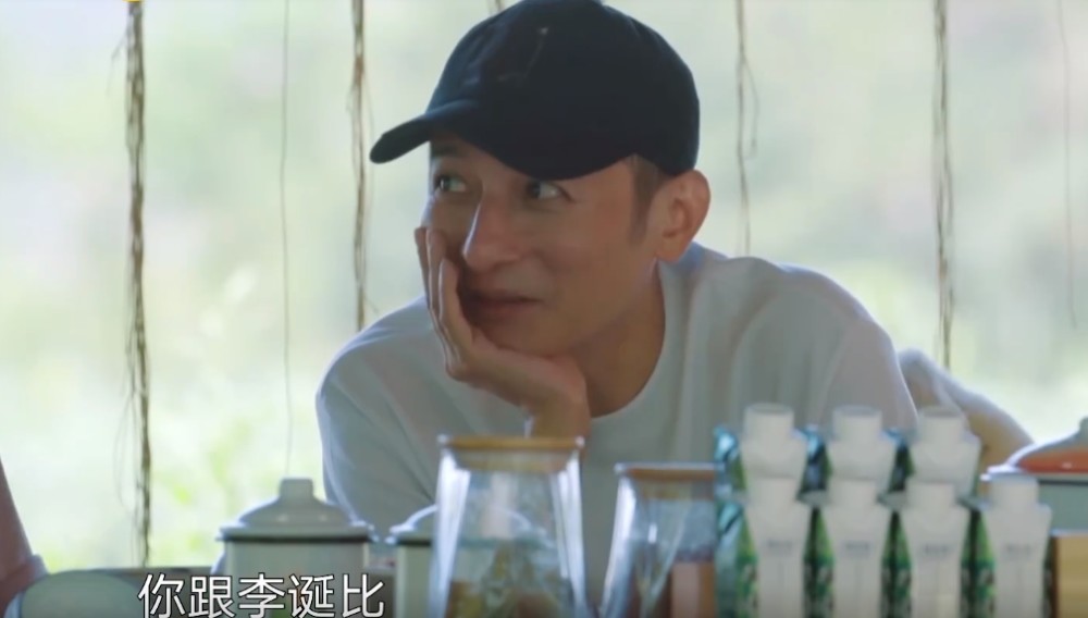 吴昕|吴昕被何炅评为最懒女嘉宾，被吵醒后发脾气，不理打招呼的张子枫