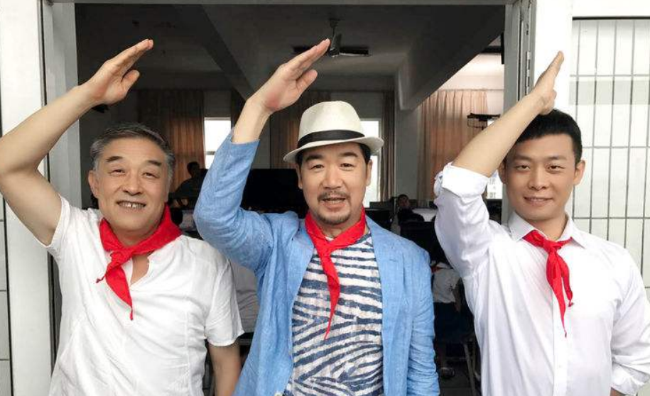 张译|初恋昏迷10年去世，现任大他6岁还是二婚，相爱14年无儿无女