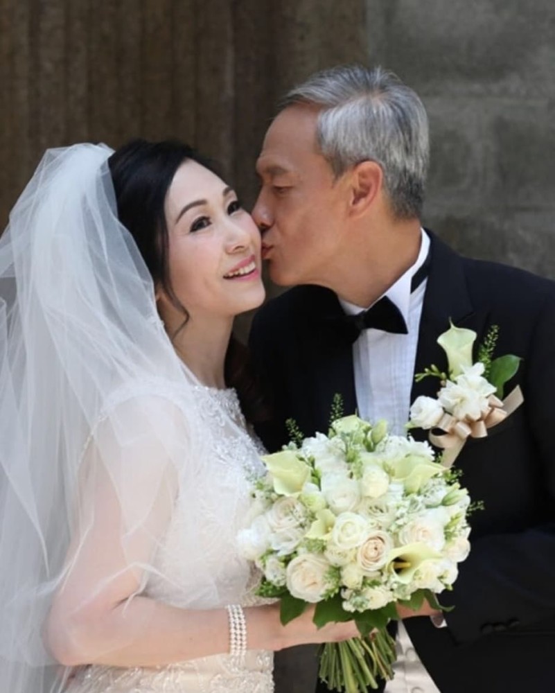 tvb|TVB老戏骨黄昏恋迎来结婚2周年 夫妻俩甜蜜共进晚餐拍恩爱合影