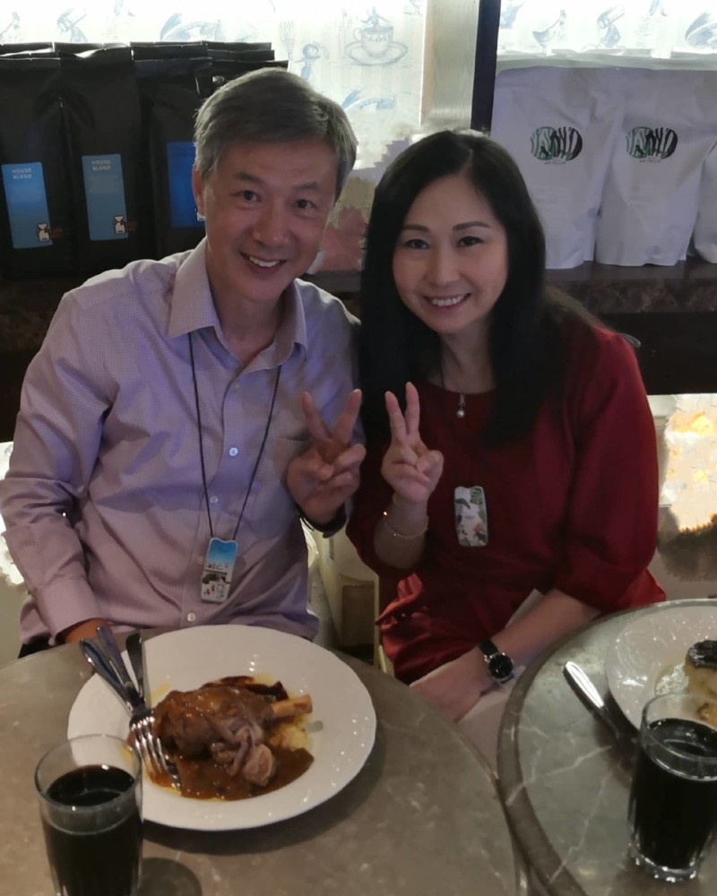 tvb|TVB老戏骨黄昏恋迎来结婚2周年 夫妻俩甜蜜共进晚餐拍恩爱合影