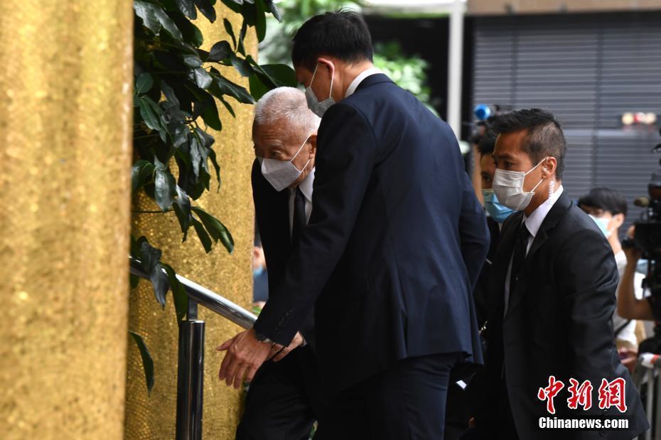 何鸿燊|何鸿燊出殡 董建华、林郑月娥等人扶灵