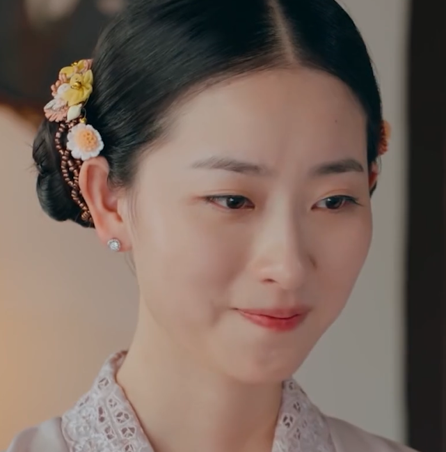 小娘惹玉珠被查理张父子送给洋人彻底失常发疯自毁容貌