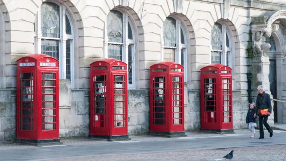 电话亭|除了不能打电话，现在的电话亭什么都能做