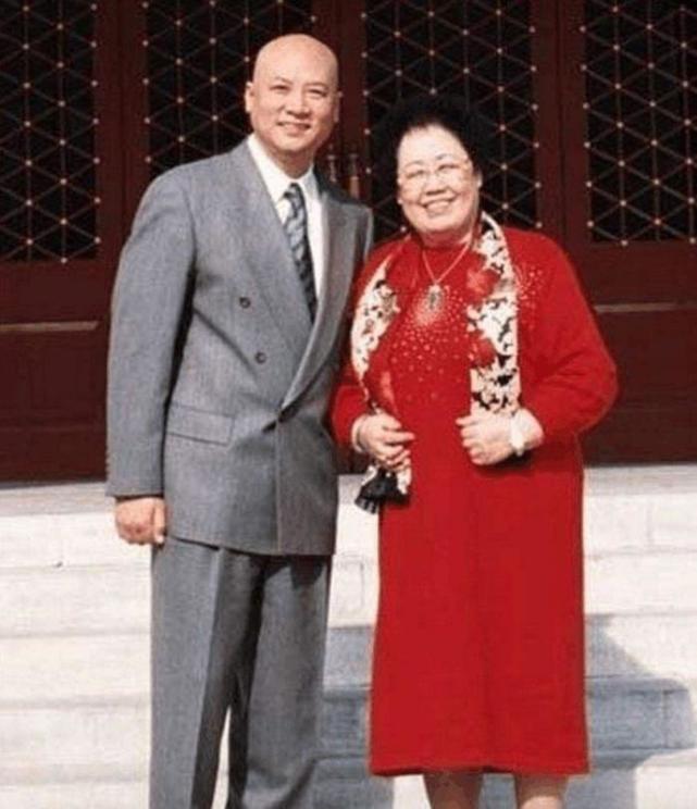 看到陈丽华与迟重瑞年轻时的照片,还是很有夫妻相的