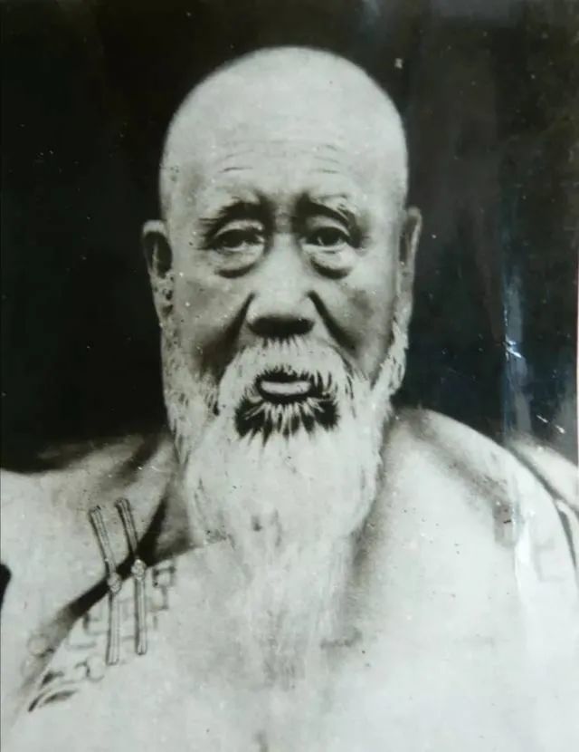 翁万戈|好一个百岁老头翁万戈，国家买不给，却无偿把138件文物捐给美国