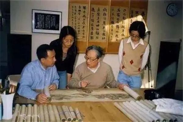 翁万戈|好一个百岁老头翁万戈，国家买不给，却无偿把138件文物捐给美国