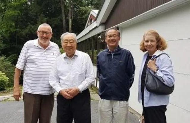 翁万戈|好一个百岁老头翁万戈，国家买不给，却无偿把138件文物捐给美国