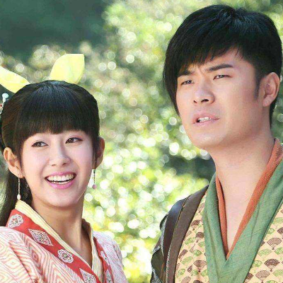 张子萱|张子萱拍开箱视频，陈赫却罕见露面，两人的互动逗笑粉丝