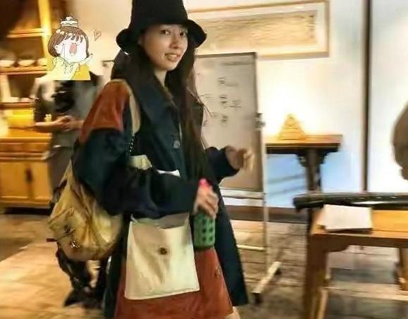 郭碧婷|郭碧婷素颜穿“遮肚衫”，皮肤枯黄像个路人，向佐是怎么忍的？