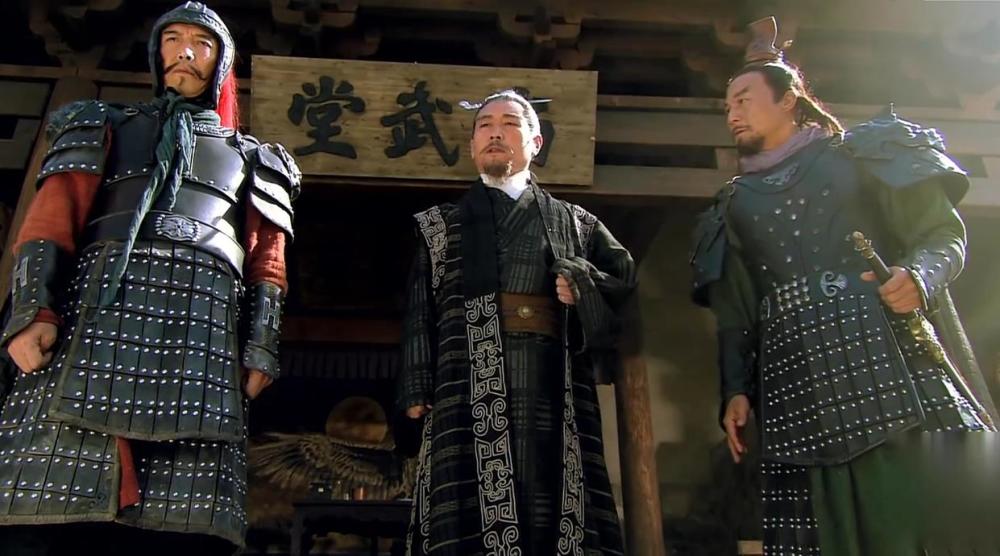 栾廷玉|栾廷玉复仇之战：他能打败关胜等十员梁山大将，为何打不赢武松？