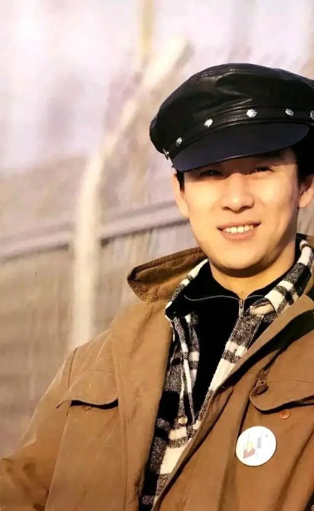 解晓东|解晓东：九十年代当红歌手，转型失败隐退后，这些年消失去哪儿了？