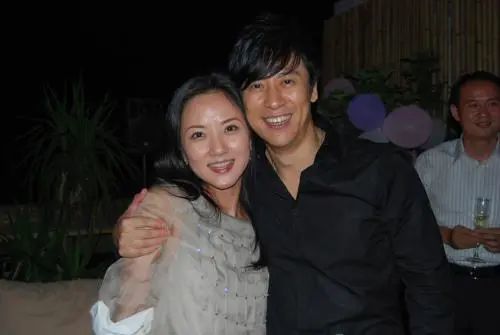 解晓东|解晓东：九十年代当红歌手，转型失败隐退后，这些年消失去哪儿了？