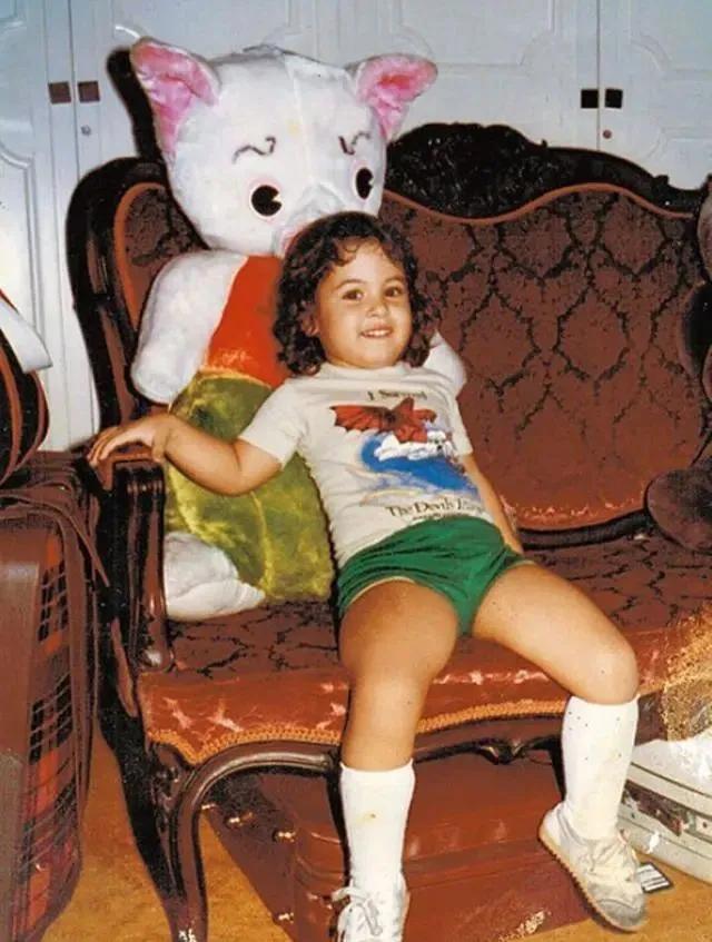 萧玟铮|赌王外孙女萧玟铮一生命运坎坷，惨过神秘17子何猷邦？