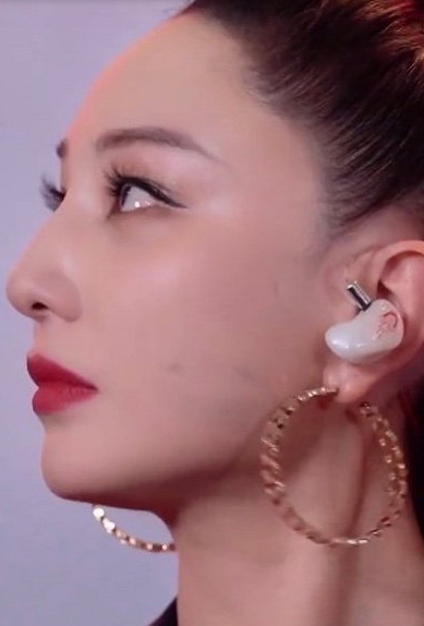 宁静|宁静当年有多美？上街被路人追着围观，张国荣赞其无法用言语形容