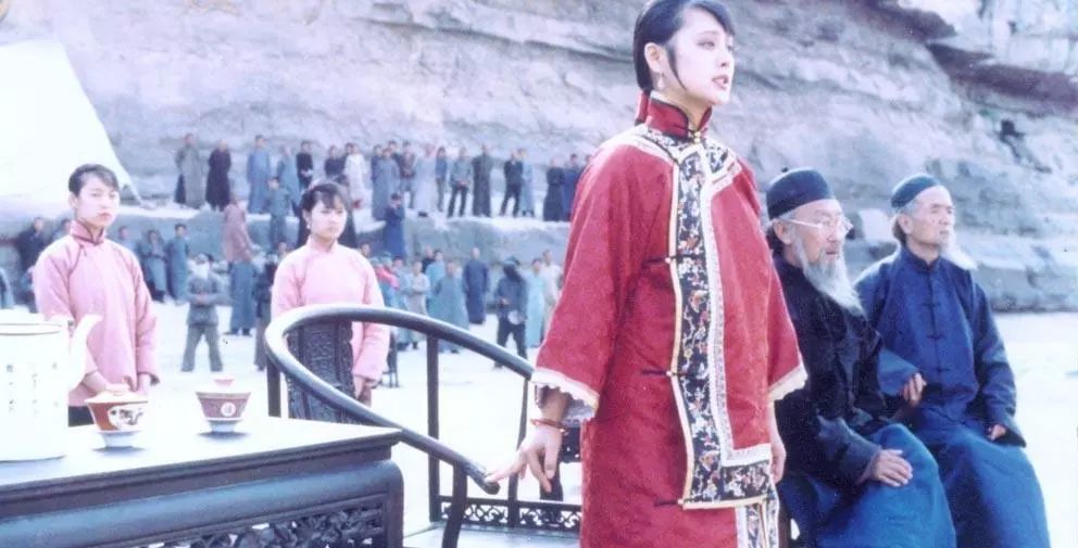 宁静|宁静当年有多美？上街被路人追着围观，张国荣赞其无法用言语形容