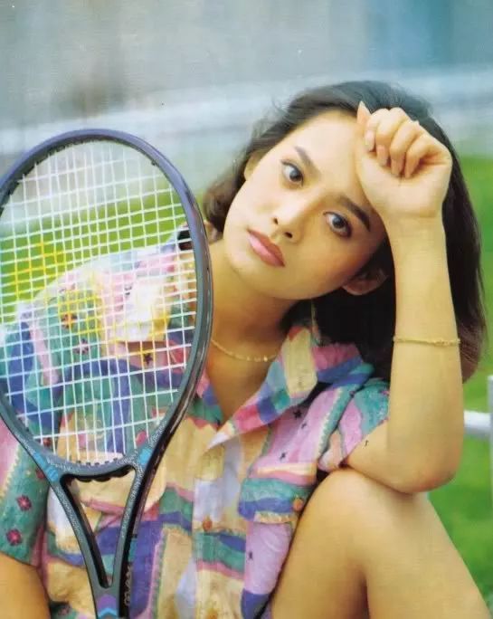 宁静|宁静当年有多美？上街被路人追着围观，张国荣赞其无法用言语形容