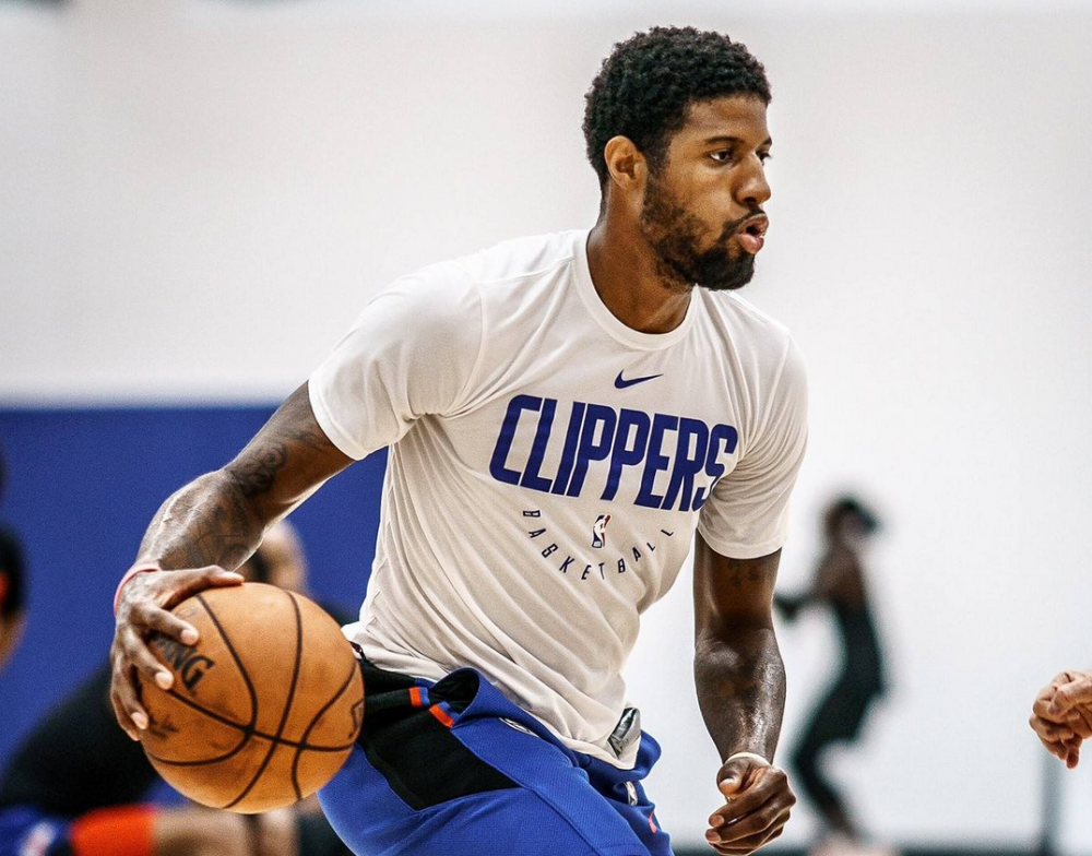 不抱怨保罗乔治在迪士尼园区可以钓鱼太开心快船已开始合练