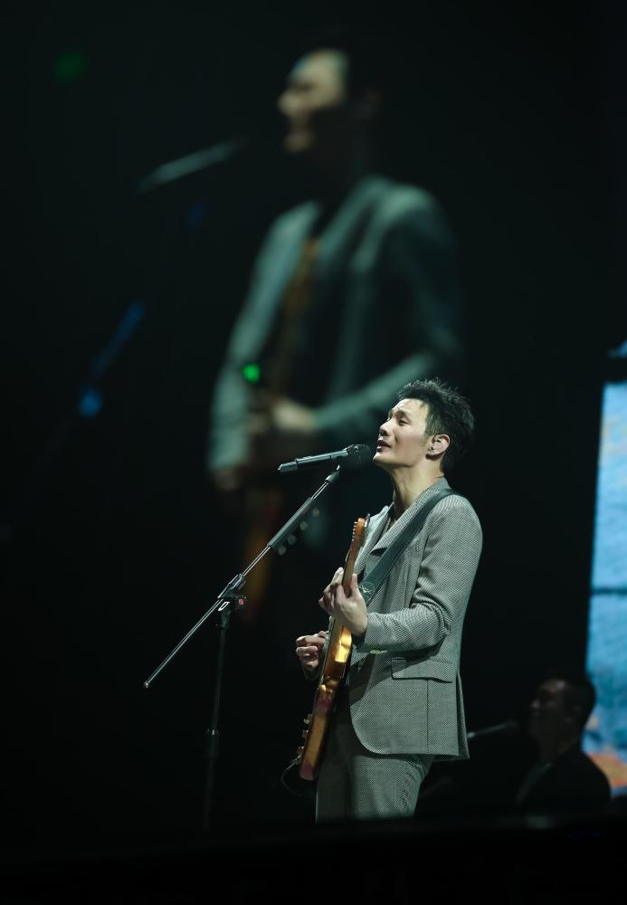 周杰伦|没有周杰伦的命，却得了周杰伦的病？李荣浩真的飘了，还能拉回来吗？