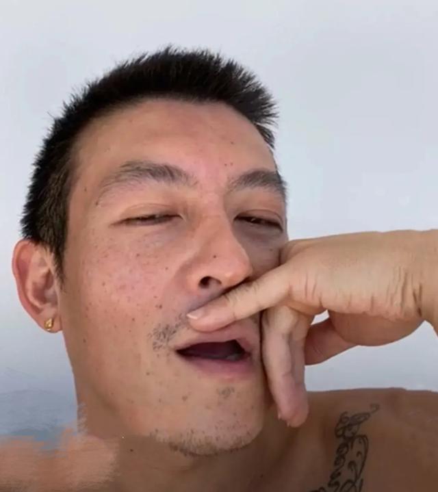 陈冠希|39岁陈冠希颜值再崩塌？素颜直播胡子拉碴，眼袋明显老态毕现