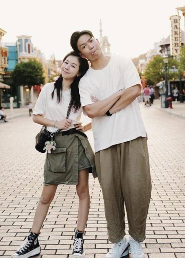 早前周志文还和tvb力捧小花刘佩玥传出恋情,周志文更承认女方上楼饮汤