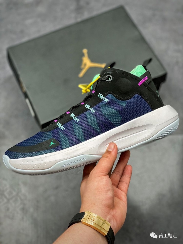 减配不减性能,光看价格就知道真香!jumpman 2020黑蓝配色开箱