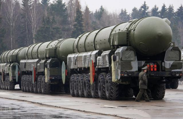 中美俄导弹射程对比:美12500公里,俄16000公里,那中国呢
