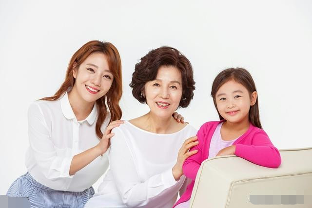儿媳妇从不做家务作为婆婆我应该说吗看后大吃一惊