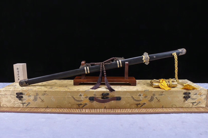 唐刀|天胜唐刀，折叠百炼钢锻造，斧刃研磨