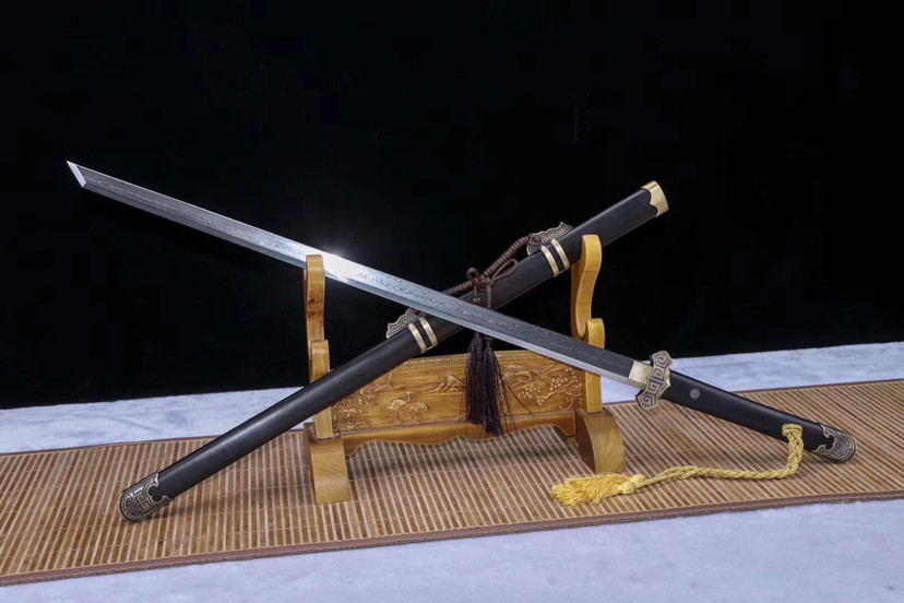 唐刀|天胜唐刀，折叠百炼钢锻造，斧刃研磨