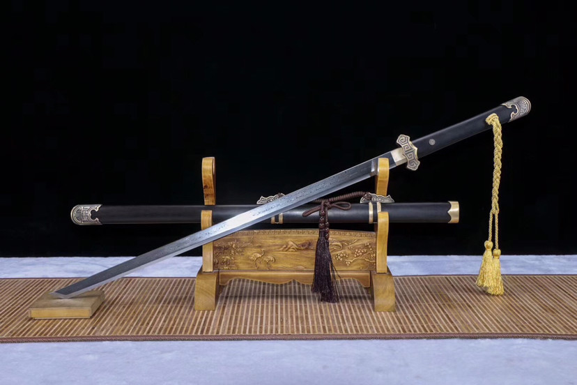 唐刀|天胜唐刀，折叠百炼钢锻造，斧刃研磨