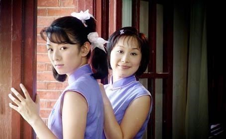 2004年,黄奕又成了关锦鹏执导的电视剧《长恨歌》第一女主角,风头一直