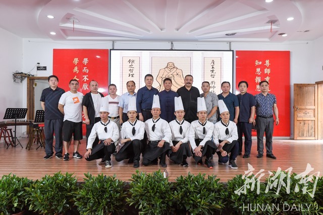 宋小兵|秦大妈餐饮联合创始人、技术总监宋小兵举行收徒仪式