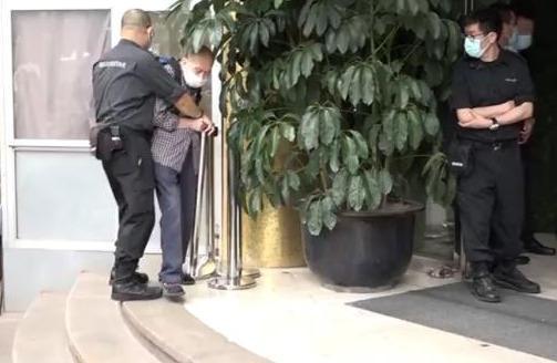 何鸿燊|在赌王何鸿燊灵堂上闹事的三个人，“真实身份”一个比一个意外